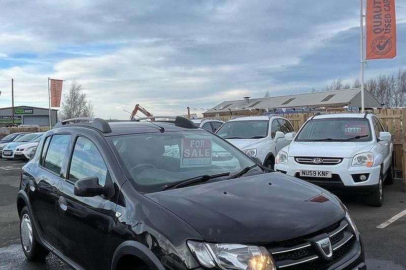 Used 2013 Dacia Sandero Lauréate | £1,249 - Image 1/1