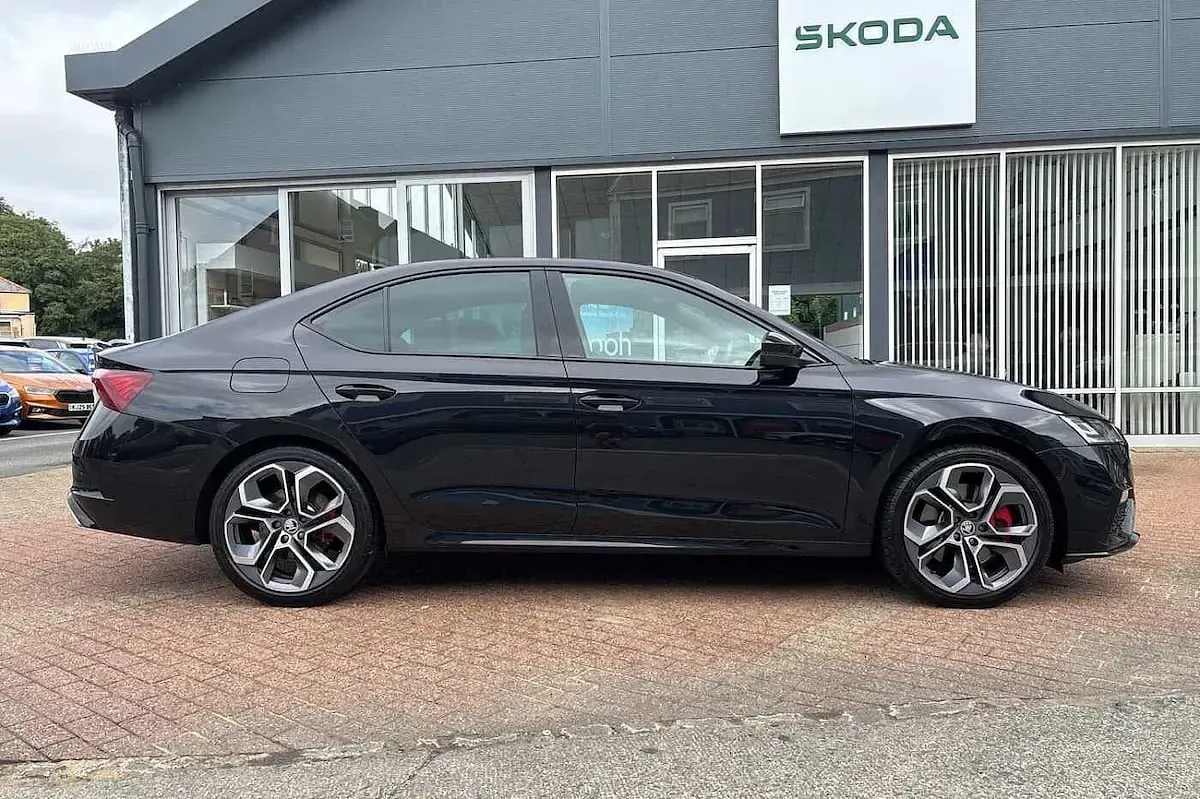Used Skoda Octavia vRS 180 HP (132 kW) 2024 Black magic pearl effect Hatchback