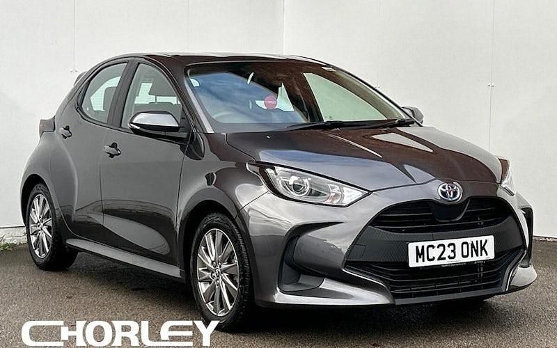 Used 2025 Toyota Yaris Hybrid Hatchback | £16,995 (Super price) - Image 1/4