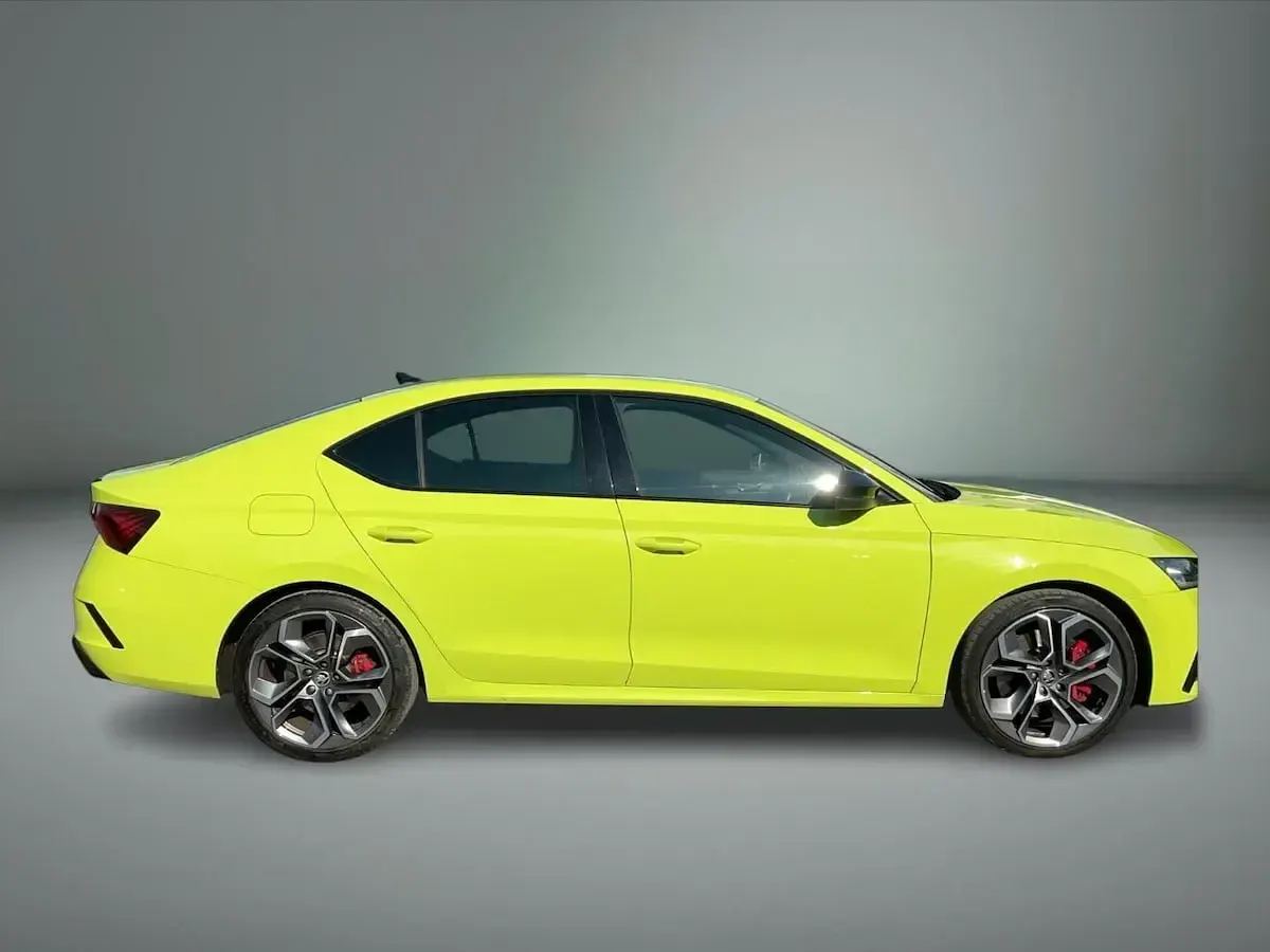 Begagnad Skoda Octavia vRS 180 HK (132 kW) 2023 Grön Halvkombi