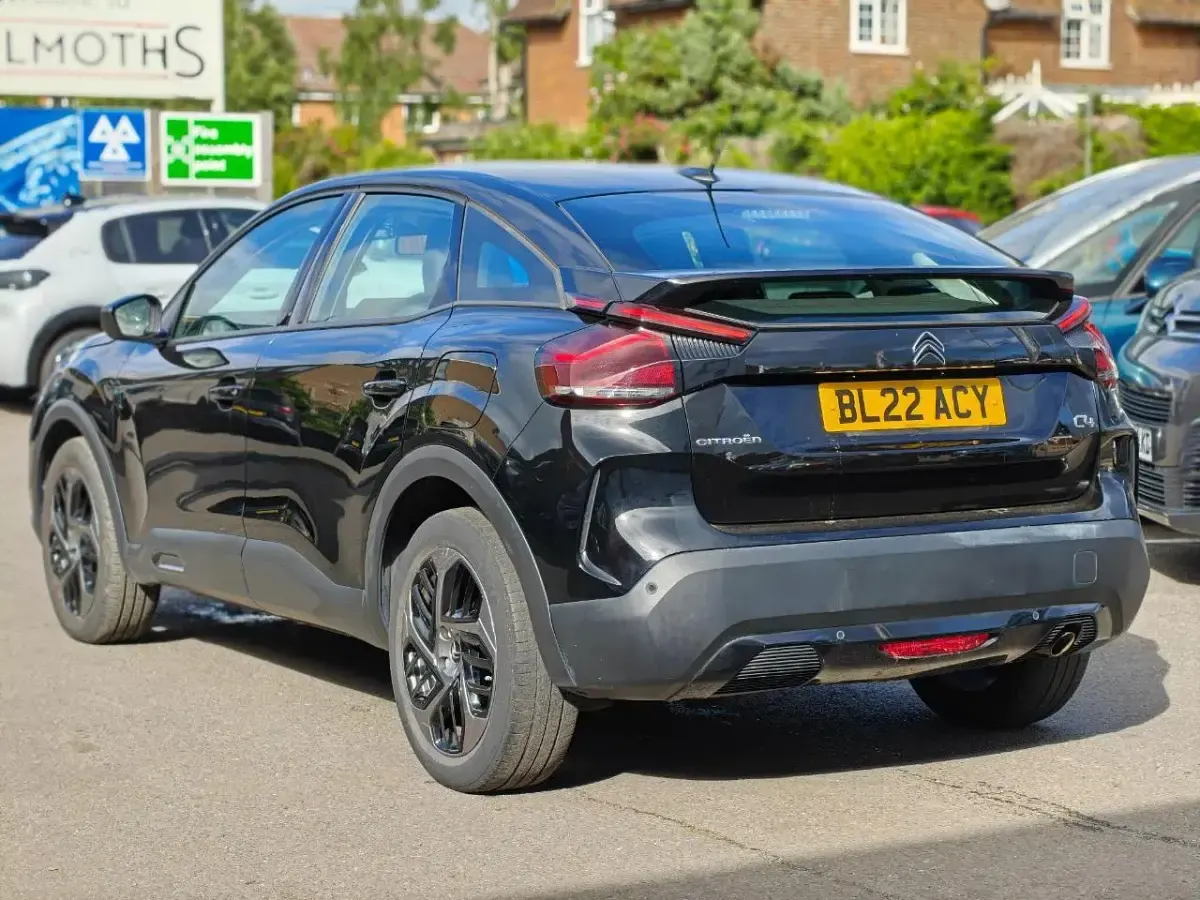 Used Citroën C4 PureTech 99 HP (72 kW) 2022 Black Hatchback