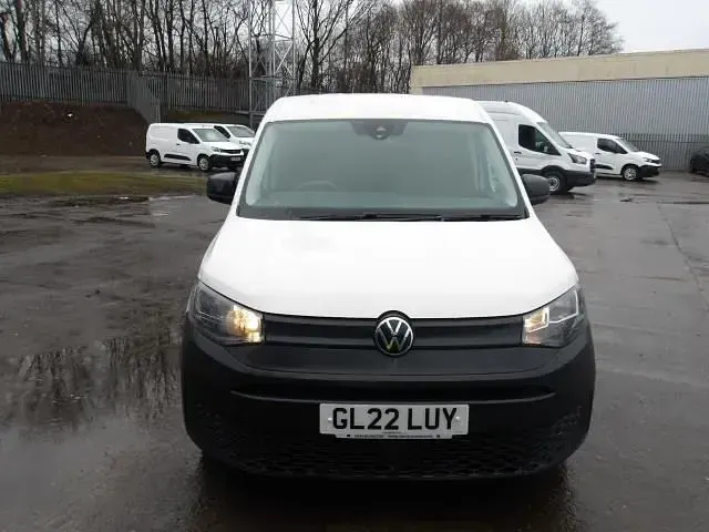 Używany VW Caddy 102 KM (75 kW) 2022 Biały Minivan