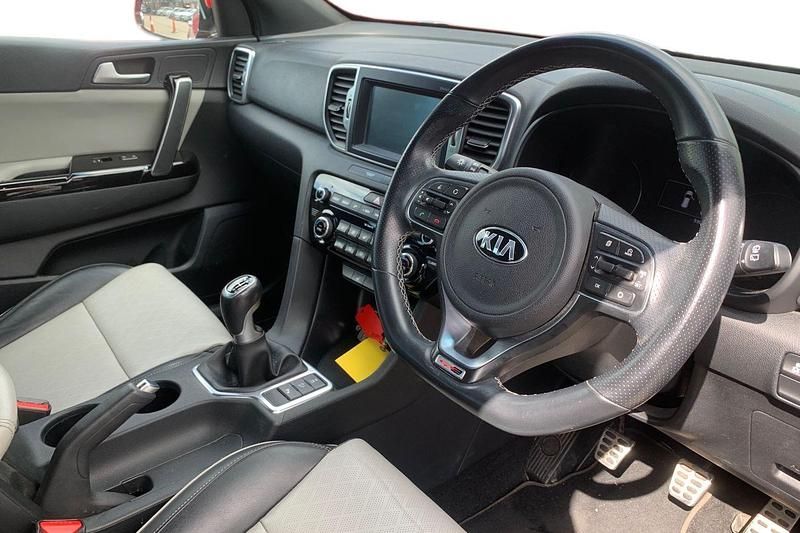 Used Kia Sportage GT-Line 177 HP (130 kW) 2017 Red SUV