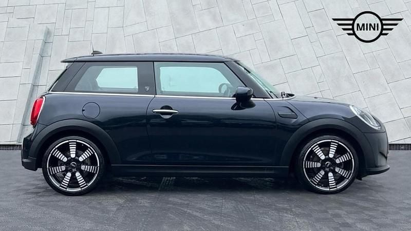 Usado Mini Cooper Exclusive 136 HP (100 kW) 2021 Preto Citadino