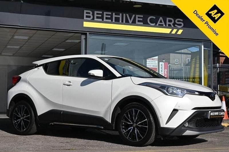 Used Toyota C-HR 115 HP (84 kW) 2017 White SUV