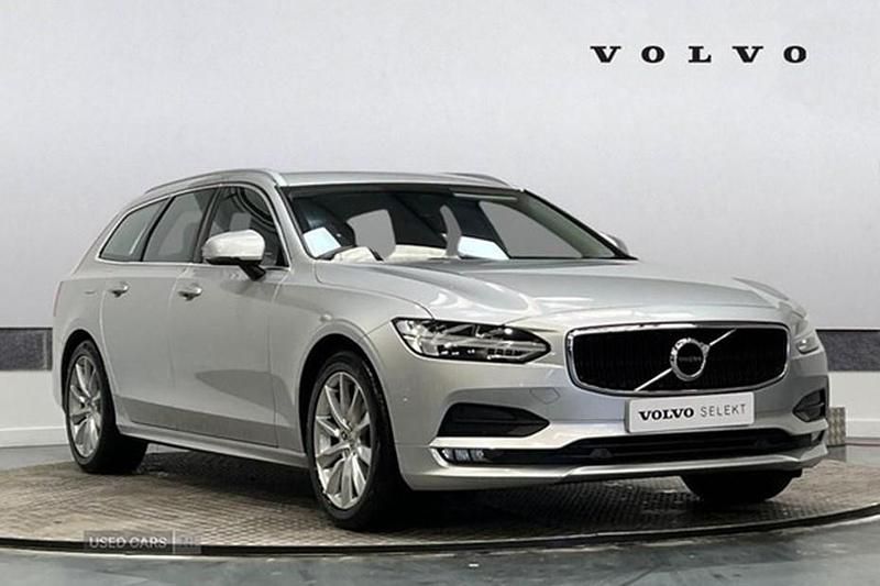 Used Volvo V90 Momentum 2020 Estate