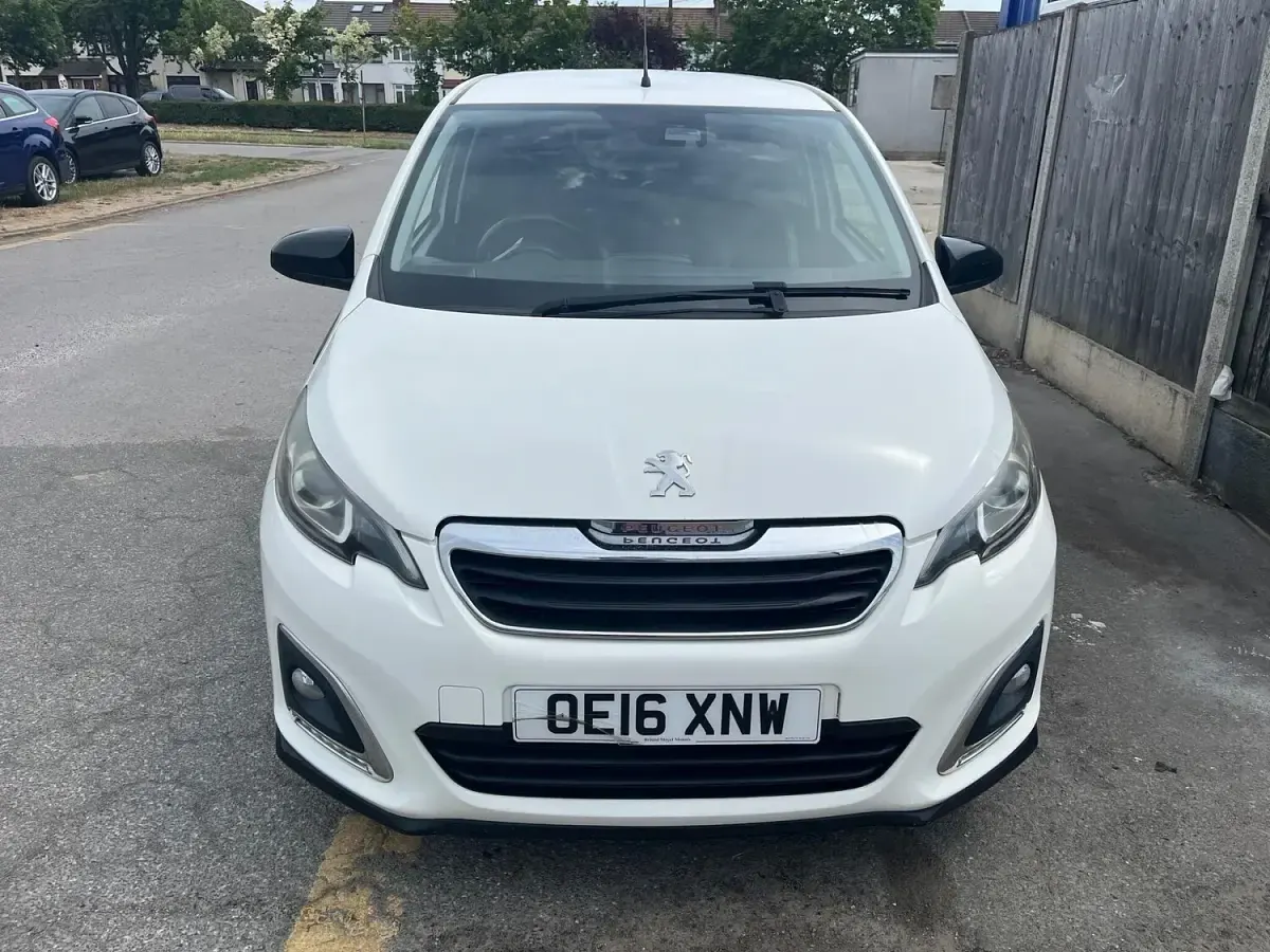 Used Peugeot 108 GT-line 82 HP (60 kW) 2016 White Hatchback