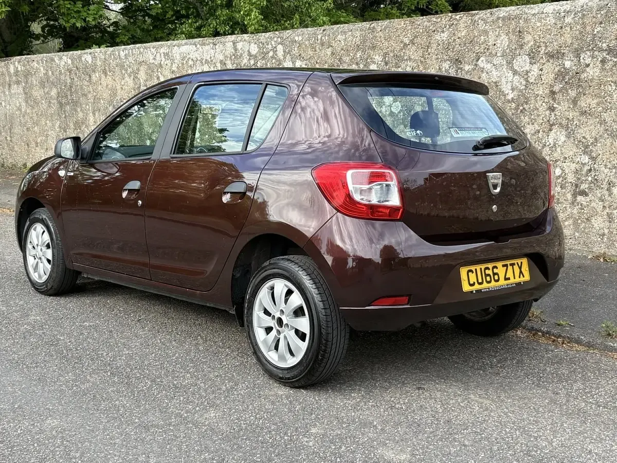 Used Dacia Sandero Ambiance 75 HP (55 kW) 2016 Brown Hatchback