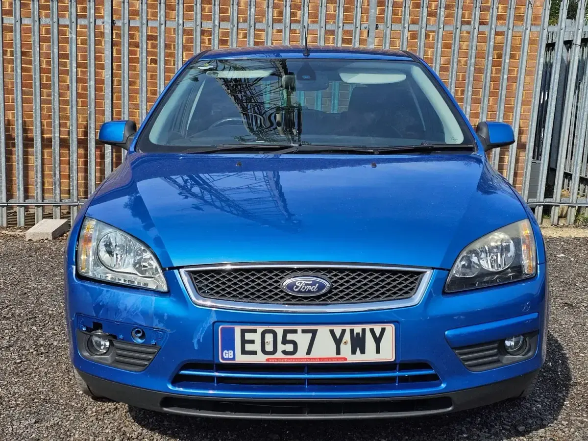 Usado Ford Focus Titanium 110 CV (80 kW) 2007 Azul Utilitario