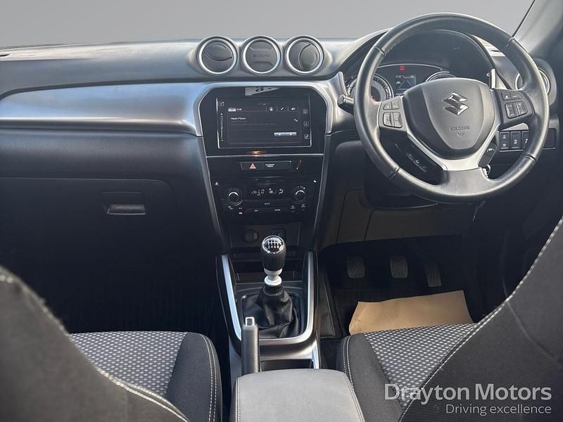 Usado Suzuki Vitara SZ-T 129 HP (94 kW) 2023 Prateado SUV