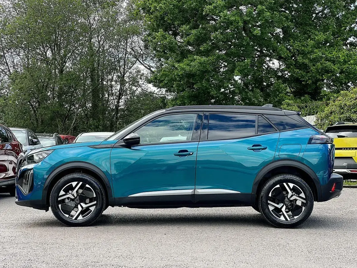 Nouă Peugeot 2008 GT 129 CP (94 kW) 2026 Albastru SUV