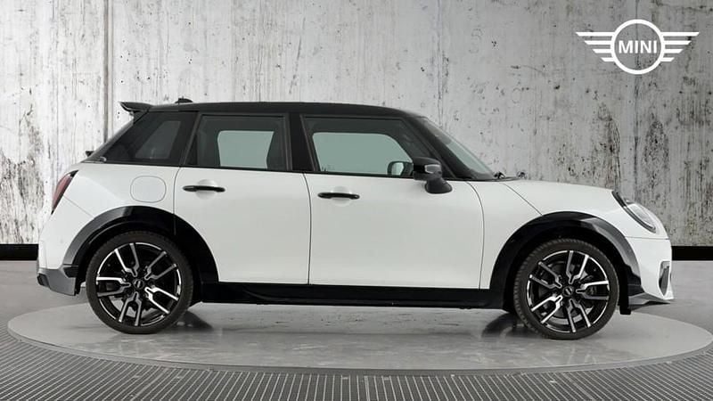 Gebraucht Mini Cooper S Hatch 201 PS (147 kW) 2024 Weiß Kleinwagen