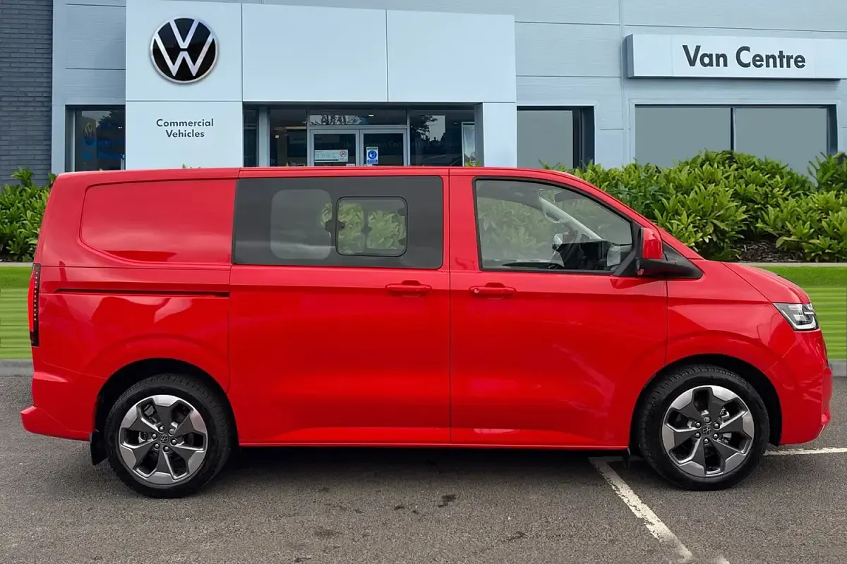 New VW T7 210 kW (286 HP) 2025 Red Van