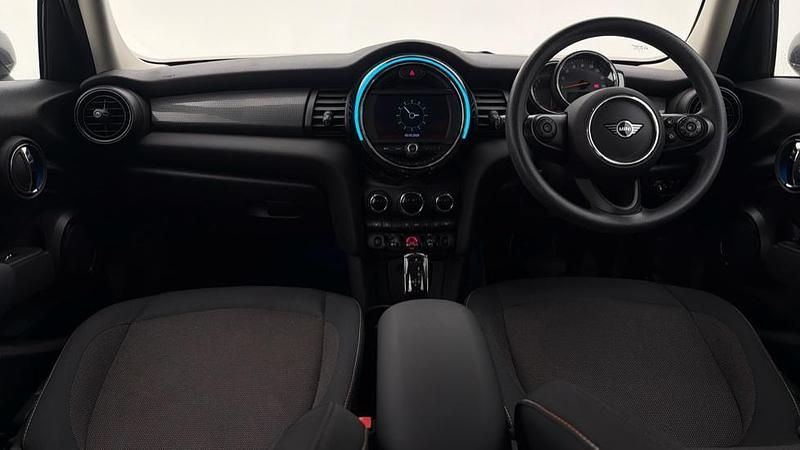 Used Mini Cooper Classic 134 HP (98 kW) 2021 Grey Hatchback