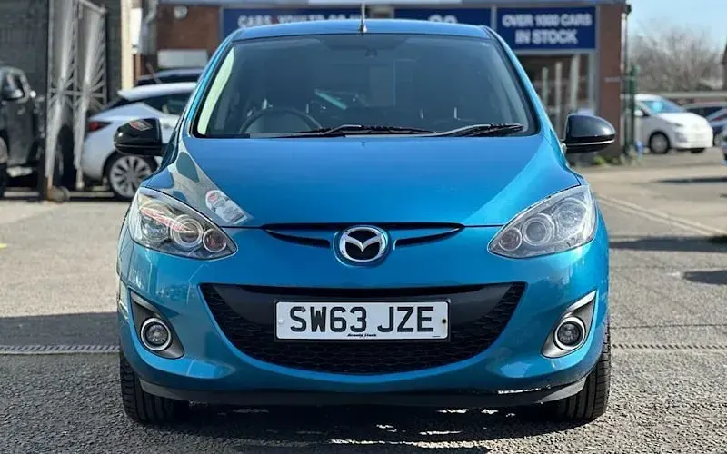 Used Mazda 2 Edition 84 HP (61 kW) 2013 Blue Hatchback