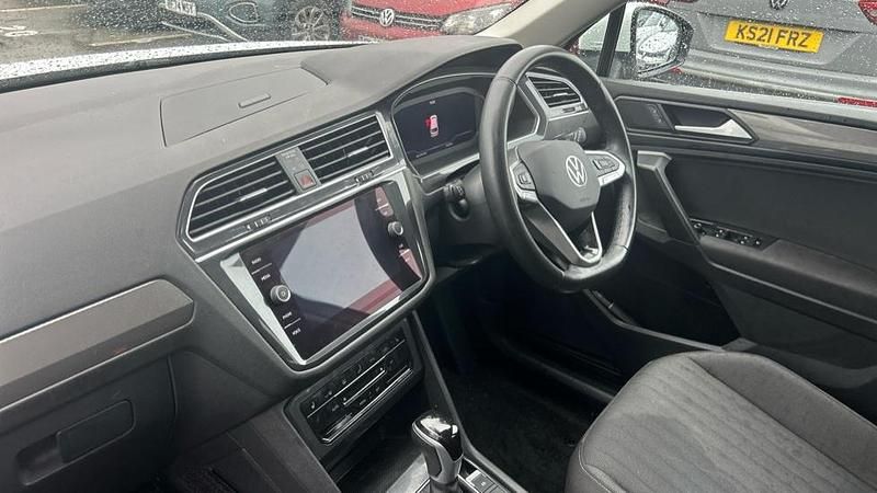 Used VW Tiguan Allspace Life 150 HP (110 kW) 2024 Pure white SUV