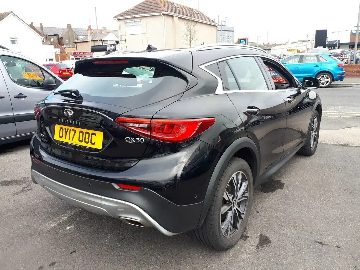 Used Infiniti QX30 Premium 170 HP (125 kW) 2017 Black SUV
