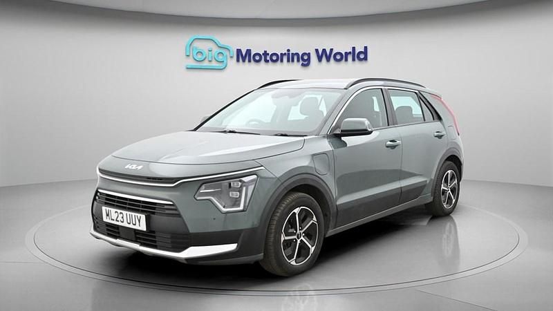 Used Kia Niro 180 HP (132 kW) 2023 Green SUV