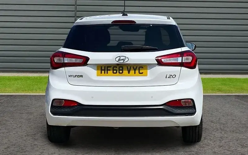 Used Hyundai i20 Premium 101 HP (74 kW) 2020 Hatchback
