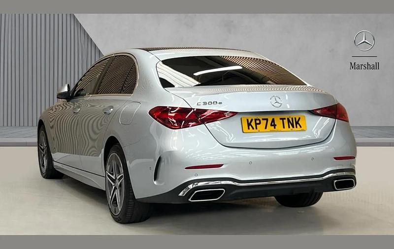 Usado Mercedes C300e AMG Line Premium Plus 313 HP (230 kW) 2024 Prateado Sedan