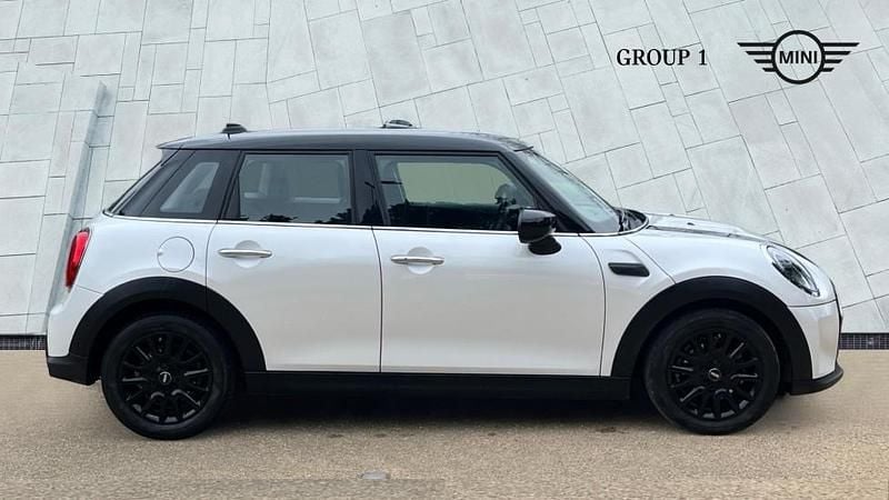 Used Mini Cooper Classic 136 HP (100 kW) 2023 White Hatchback