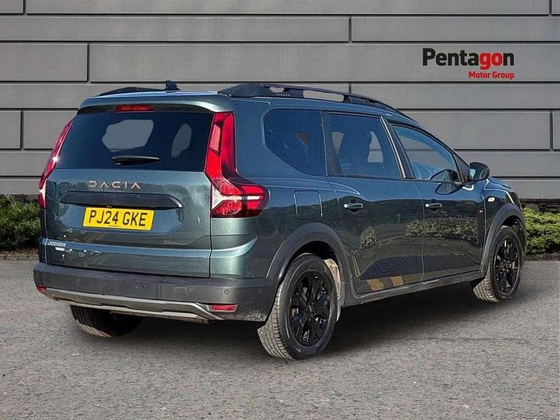 Used Dacia Jogger Extreme 139 HP (102 kW) 2024 Green MPV