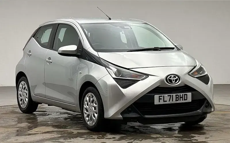 Used Toyota Aygo X-play 72 HP (52 kW) 2021 Hatchback