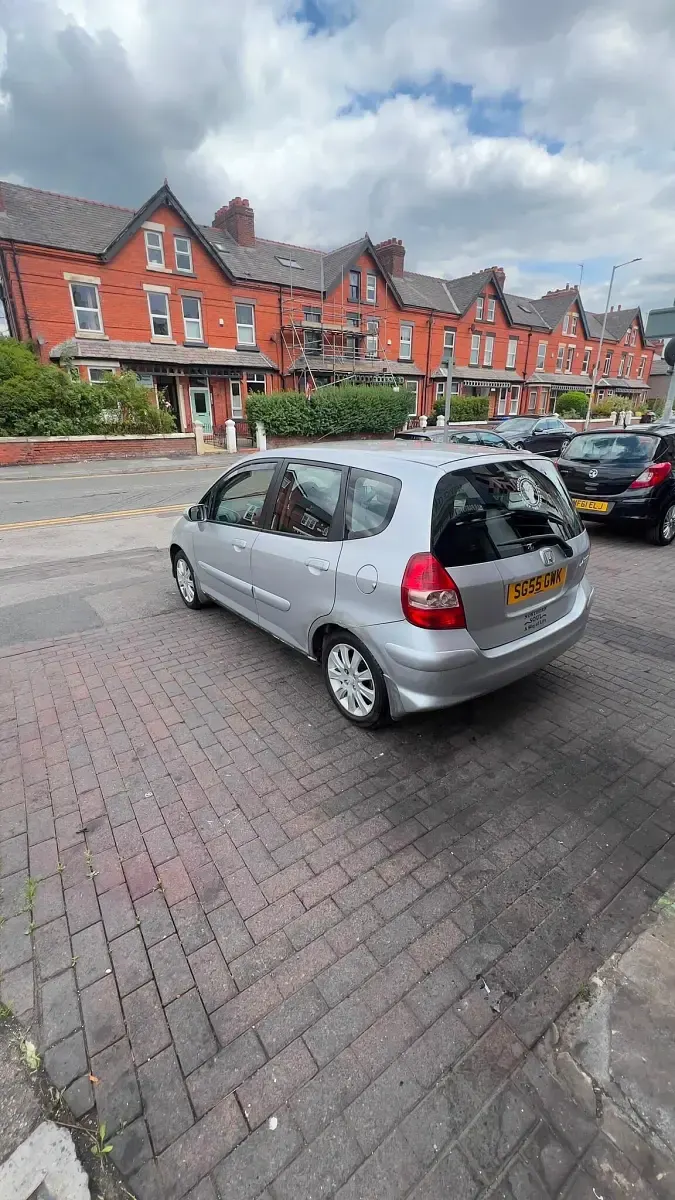 Used Honda Jazz SE 83 HP (61 kW) 2005 Silver Hatchback