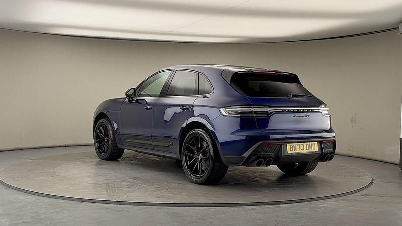 Used Porsche Macan 440 HP (323 kW) 2024 Gentian blue SUV