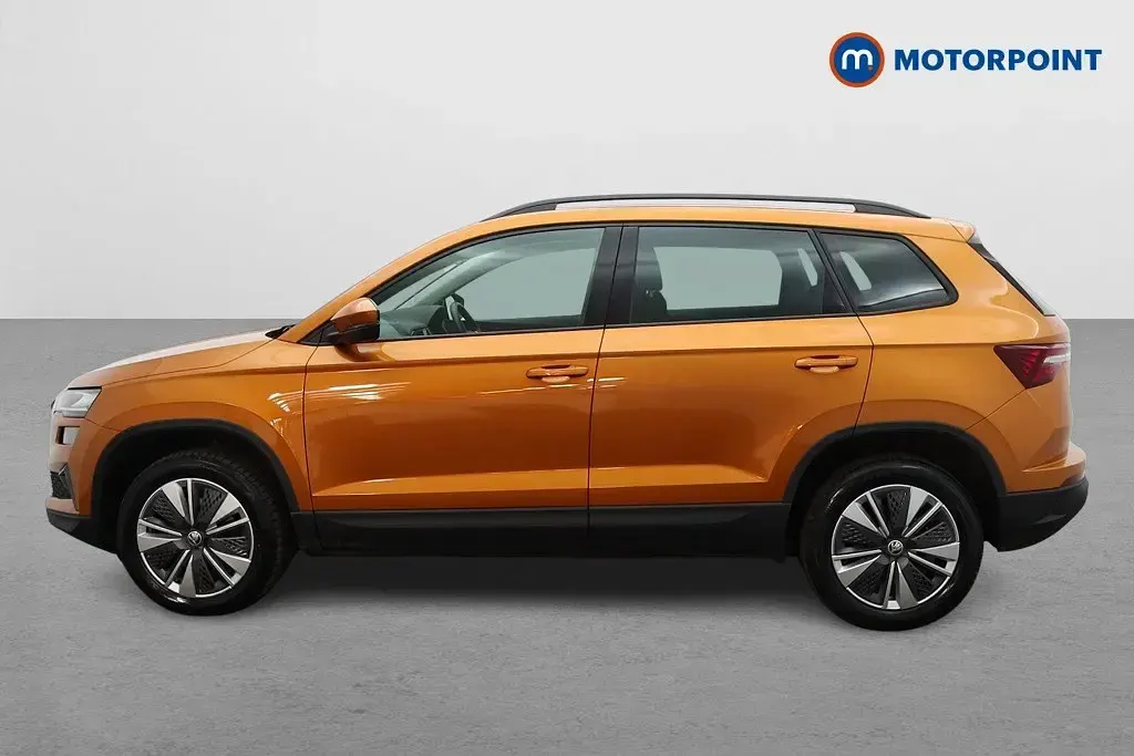 Usado Skoda Karoq SE Drive 110 CV (80 kW) 2024 Naranja SUV