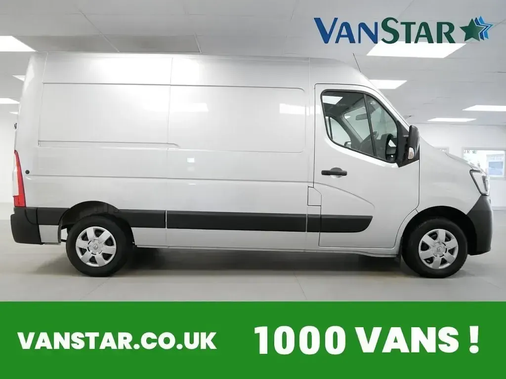 Usado Renault Master 135 CV (99 kW) 2023 Gris Monovolumen