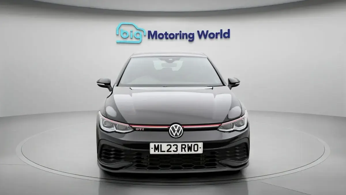 Second-hand VW Golf VIII GTI Clubsport 2023 Negru Hatchback