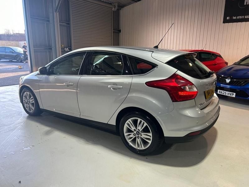 Used Ford Focus Titanium 115 HP (84 kW) 2014 Silver Hatchback