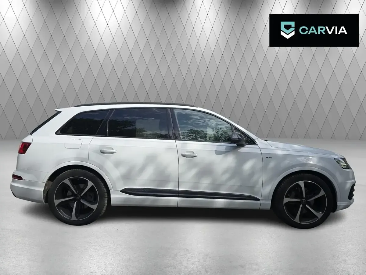 Used Audi Q7 Black Edition 286 HP (210 kW) 2019 White SUV