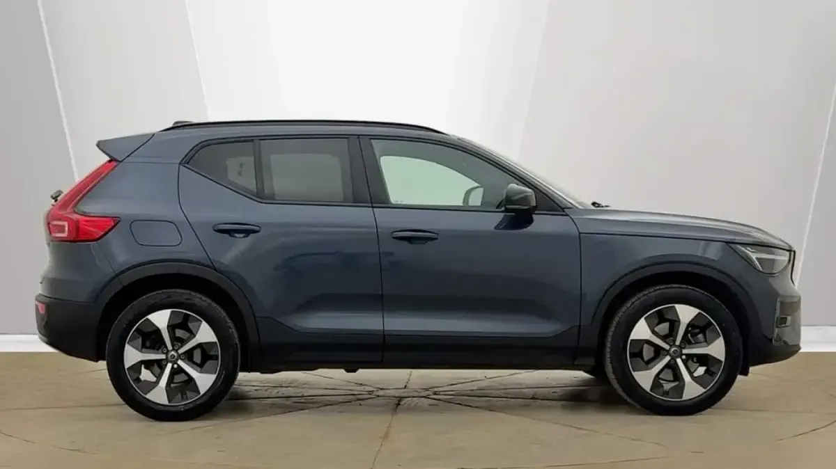 Used Volvo XC40 Plus 194 HP (142 kW) 2025 Blue SUV
