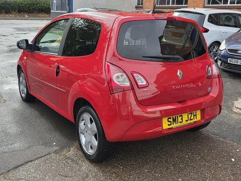 Used Renault Twingo Dynamique 75 HP (55 kW) 2013 Red Hatchback