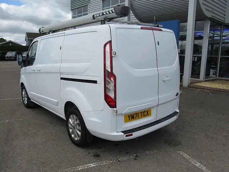 Usado Ford Transit Custom Limited 130 CV (95 kW) 2022 Blanco Van