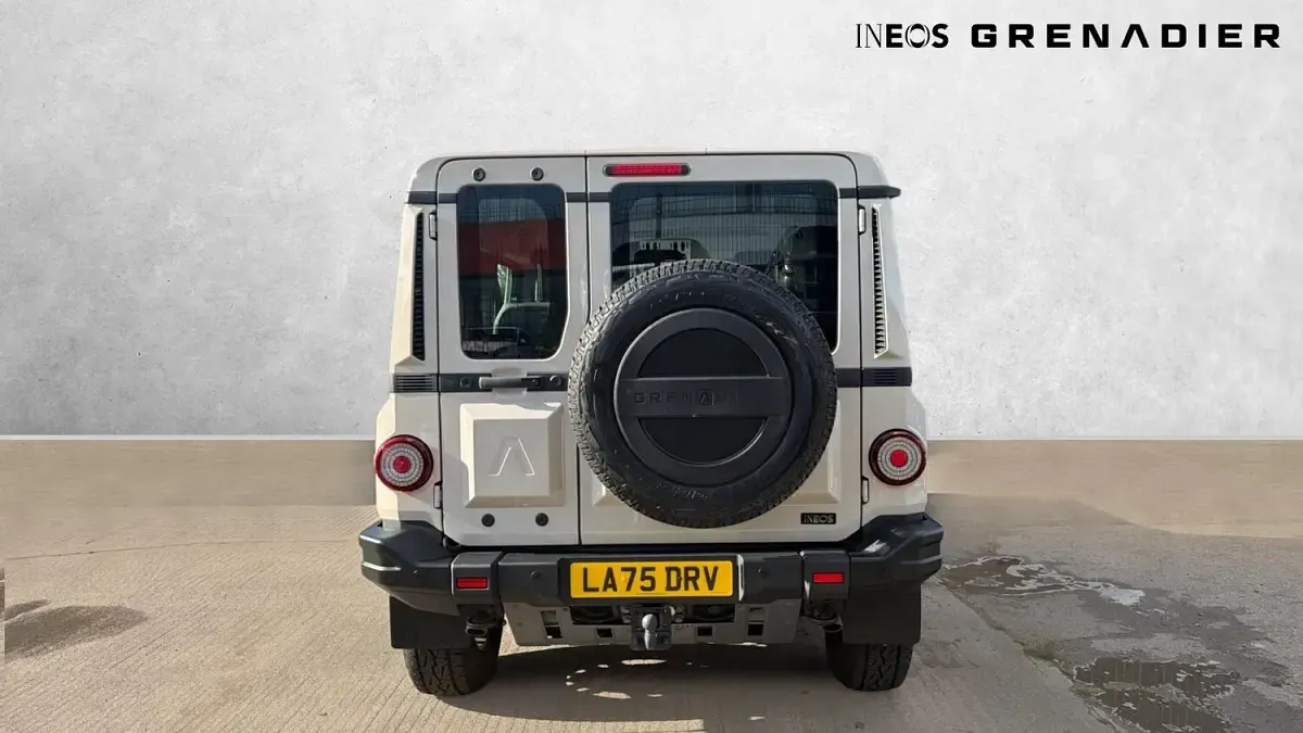 Used Ineos Grenadier 286 HP (210 kW) 2025 Beige MPV