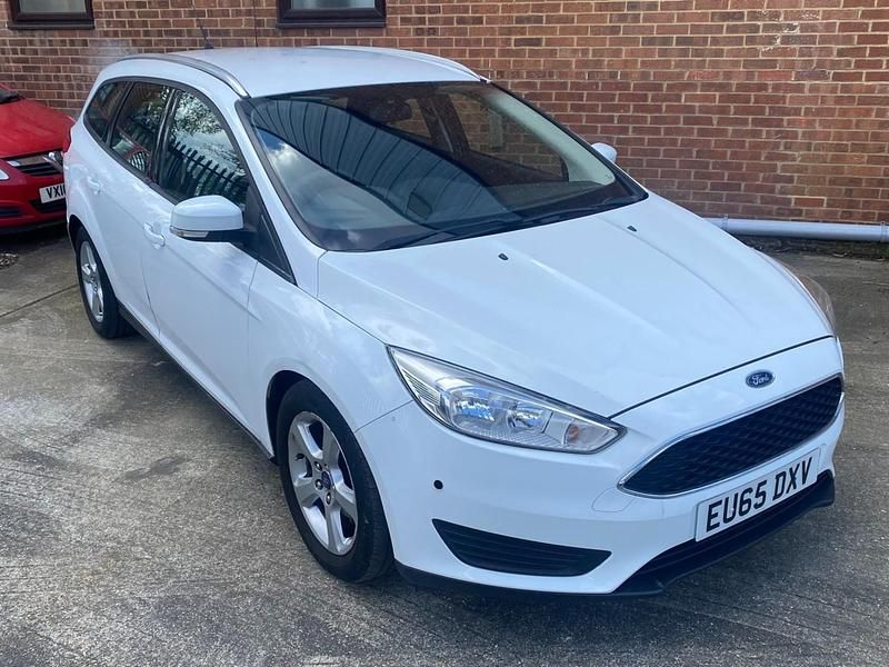 Used Ford Focus Style 120 HP (88 kW) 2015 White Estate