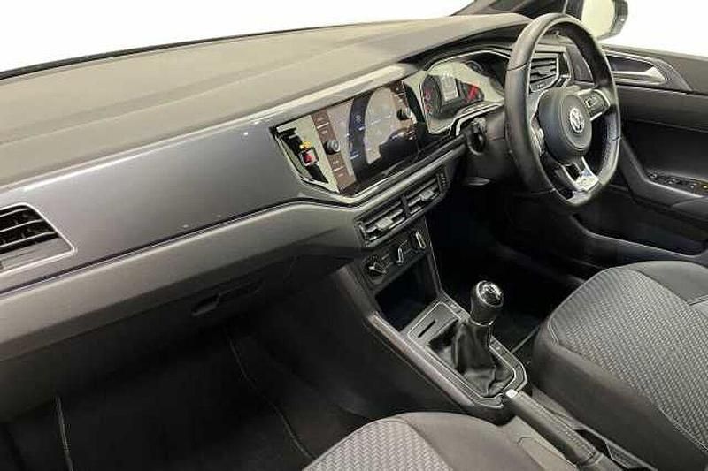 Used VW Polo R-line 115 HP (84 kW) 2019 Limestone grey Hatchback