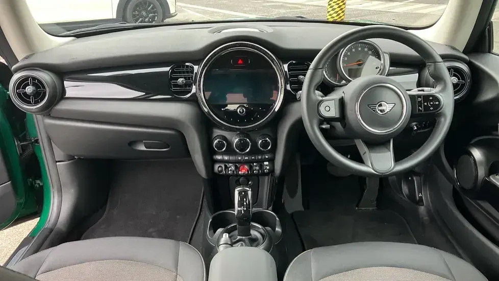 Used Mini Cooper Classic 136 HP (100 kW) 2022 Green Hatchback