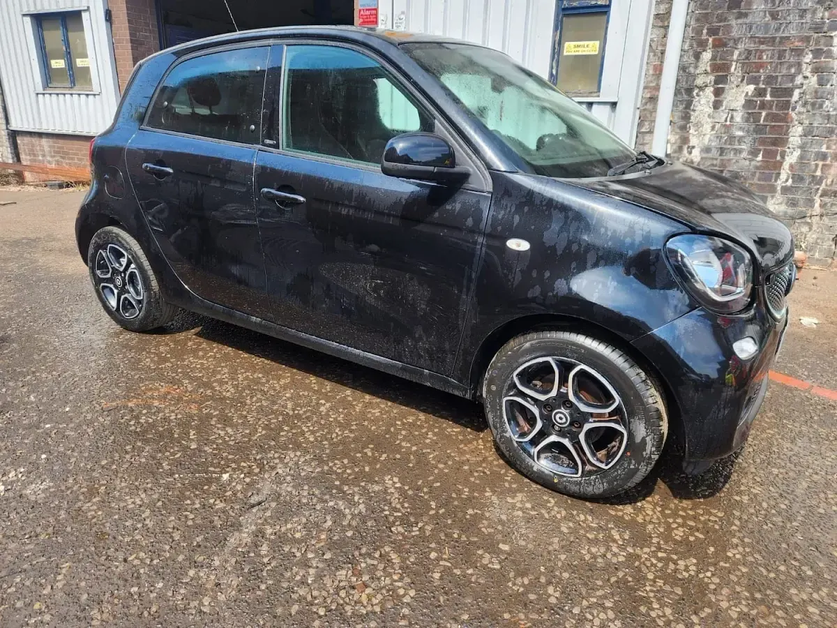 Used Smart ForFour Premium 2017 Black Hatchback
