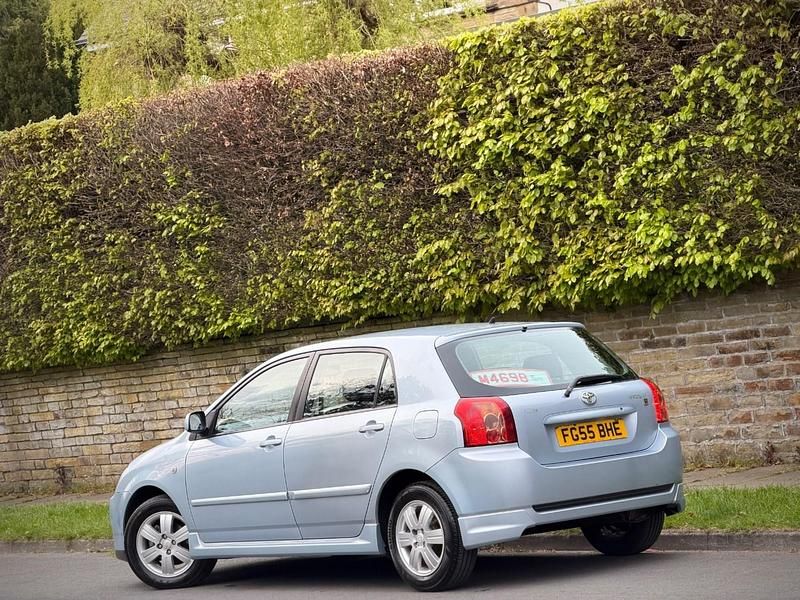 Usado Toyota Corolla 110 HP (80 kW) 2005 Azul Citadino