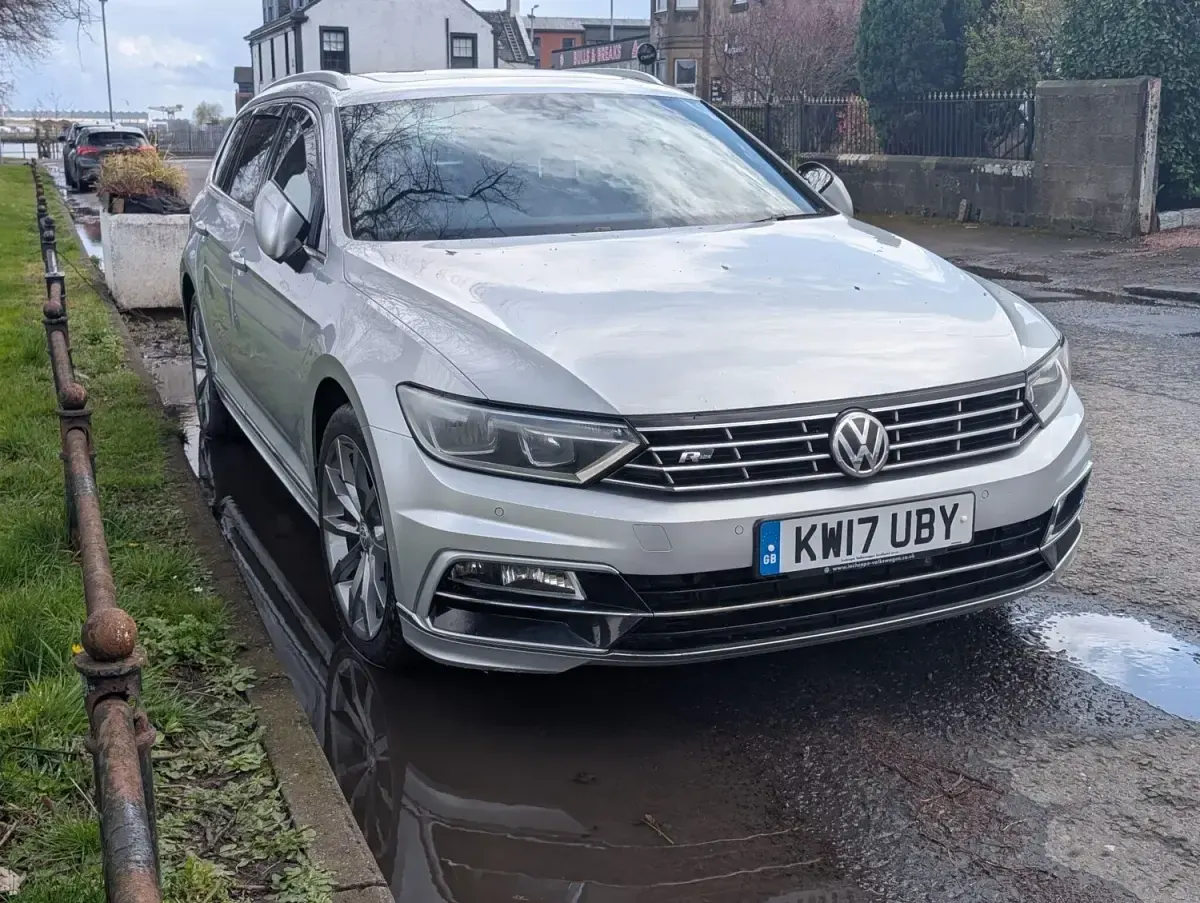 Begagnad VW Passat R-line 150 HK (110 kW) 2017 Silver Kombi
