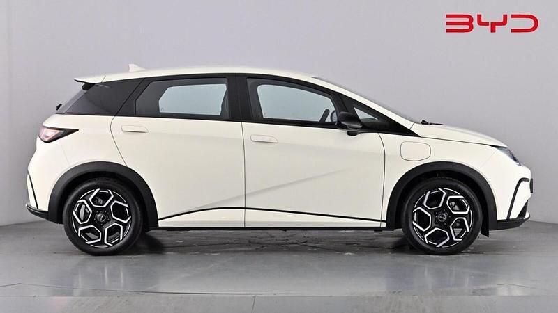 Used BYD Dolphin Comfort 150 kW (204 HP) 2025 White Hatchback