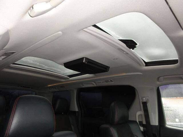 Used Nissan Elgrand 2015 Silver MPV