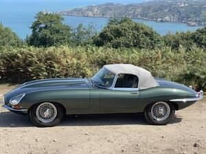 Usado Jaguar E-Type 269 HP (197 kW) 1962 Verde Cabrios