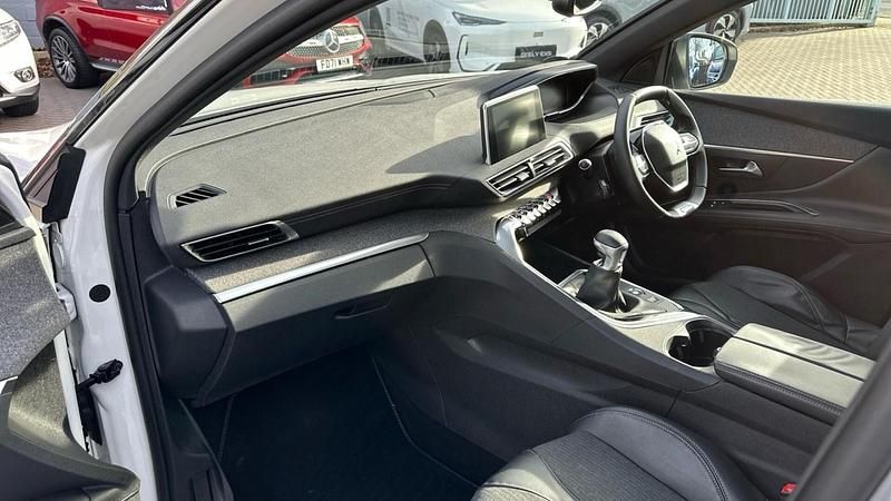 Used Peugeot 3008 Premium 2018 White SUV