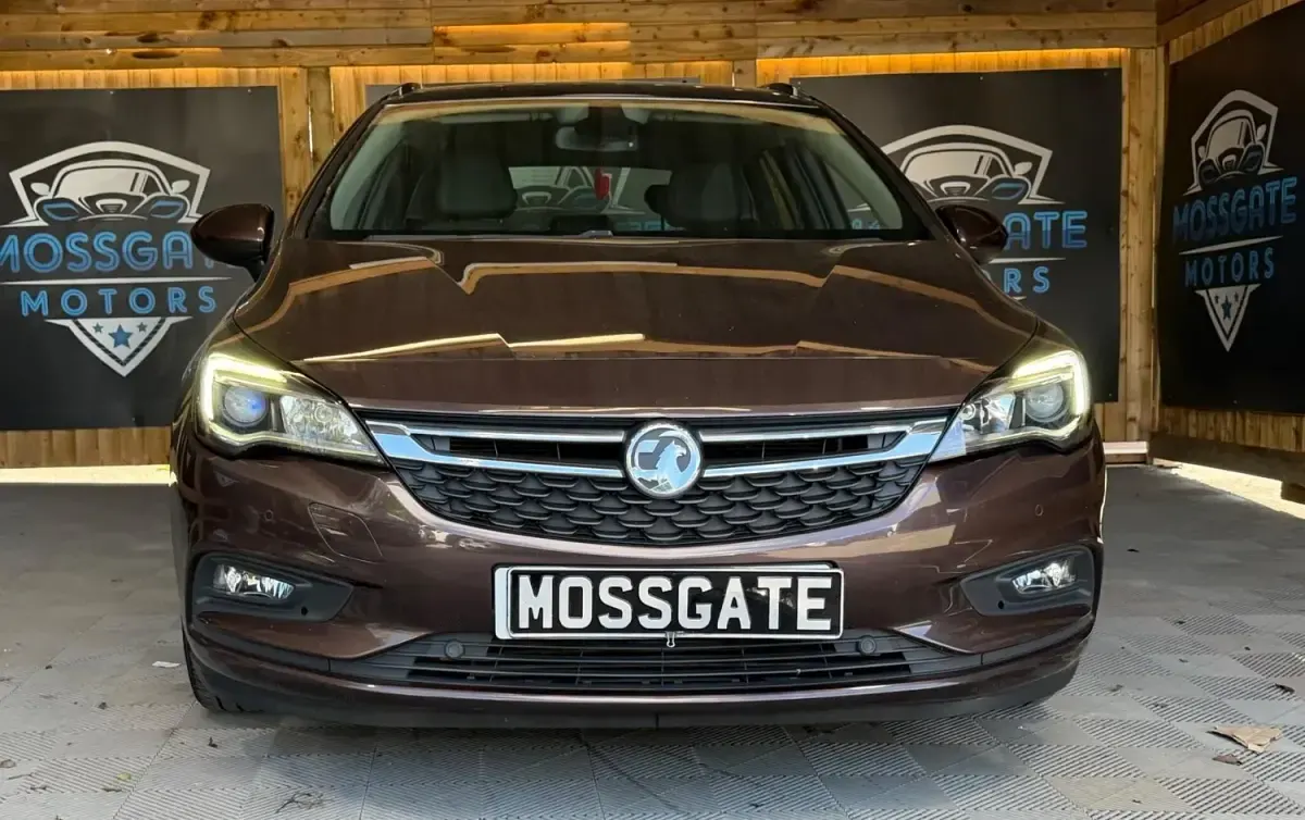 Używany Vauxhall Astra Elite 136 KM (100 kW) 2016 Brązowy Kombi