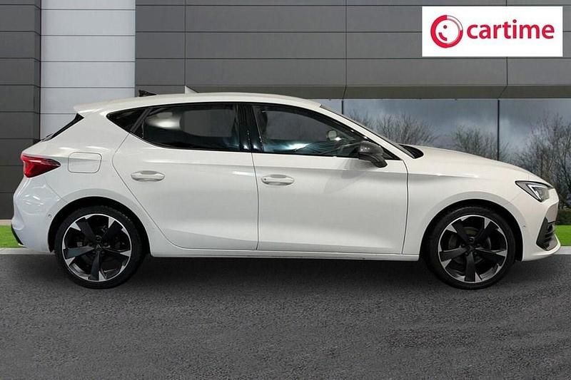 Used Cupra Leon 150 HP (110 kW) 2023 White Hatchback